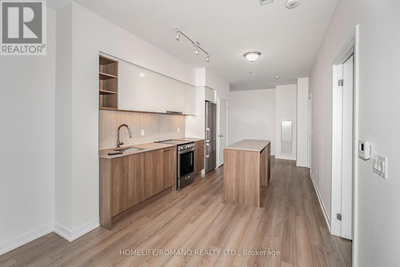 1602 - 31 TIPPETT ROAD