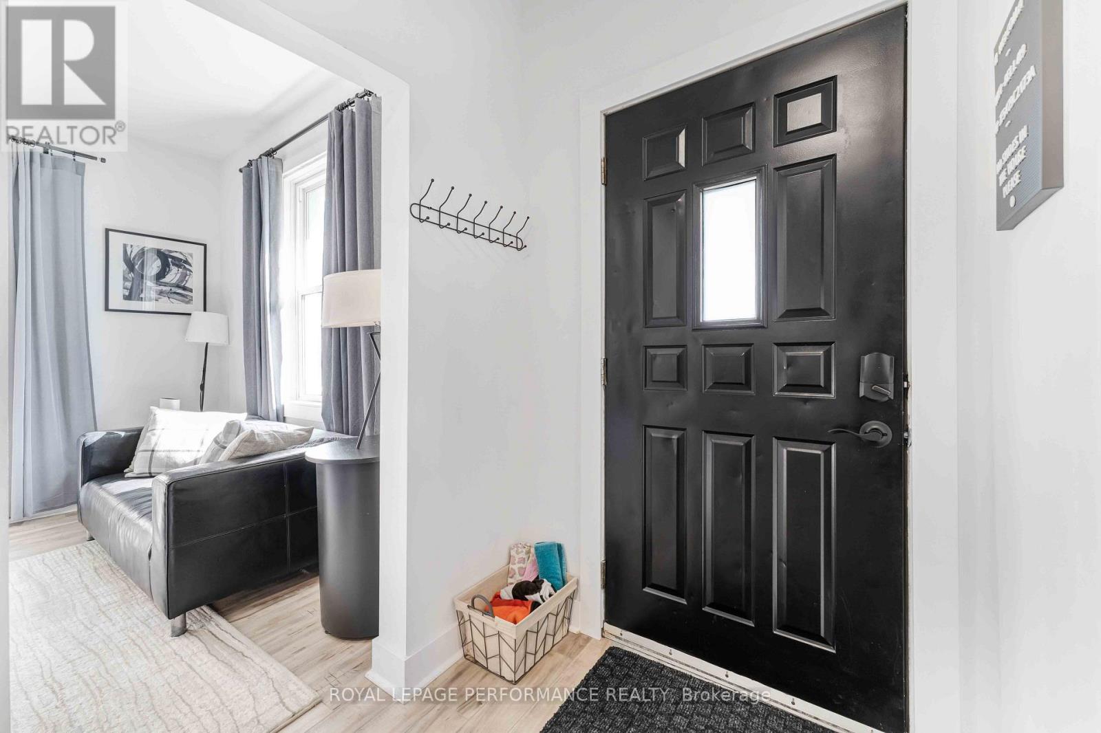 3-5 MARY STREET N