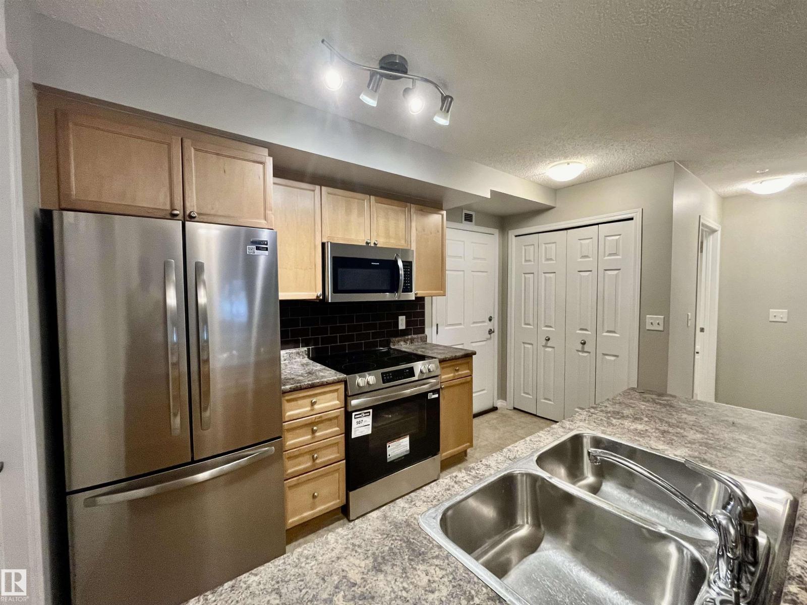 #102 6921 199 ST NW