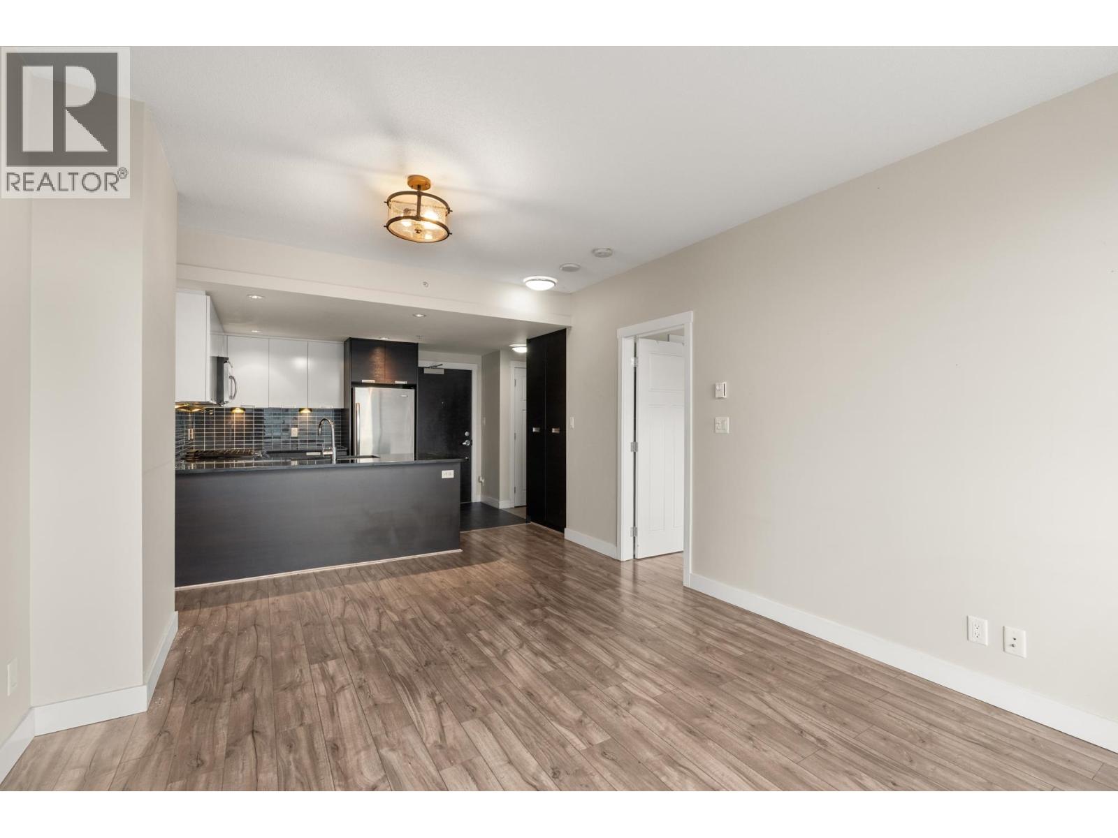 802 2968 GLEN DRIVE