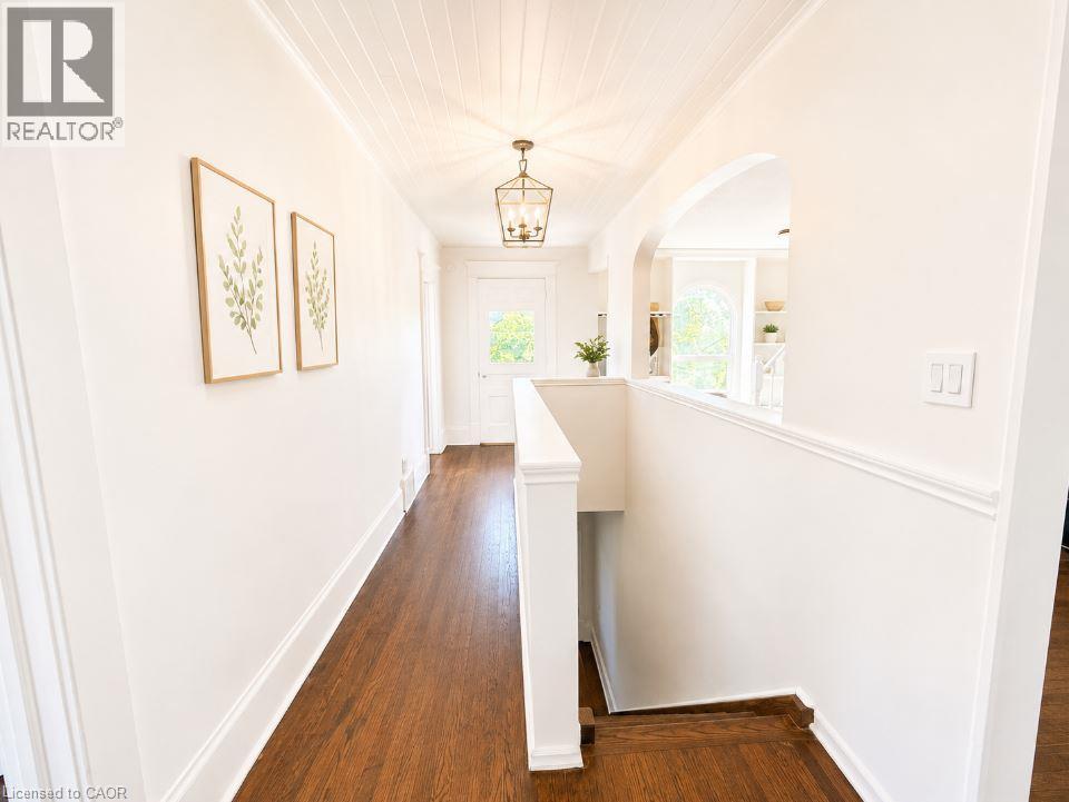 219 ERIE Avenue Unit# Upper