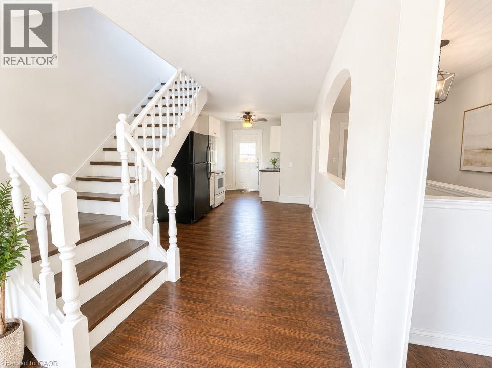 219 ERIE Avenue Unit# Upper