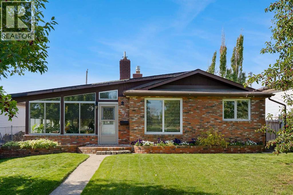 707 Fortalice Crescent SE