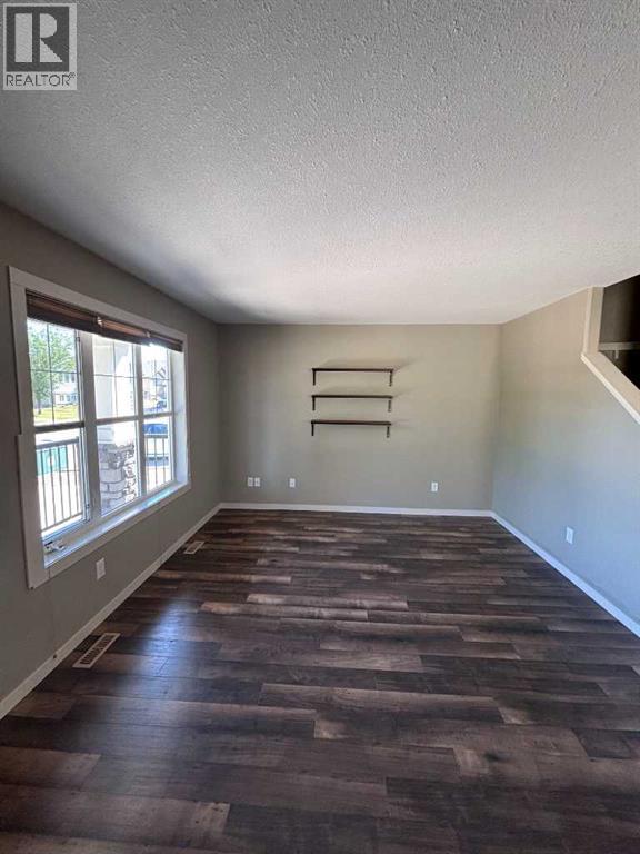 120 Mt Sundial Court W