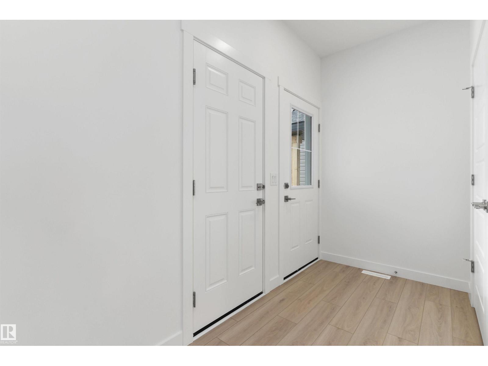 922 18 AV NW