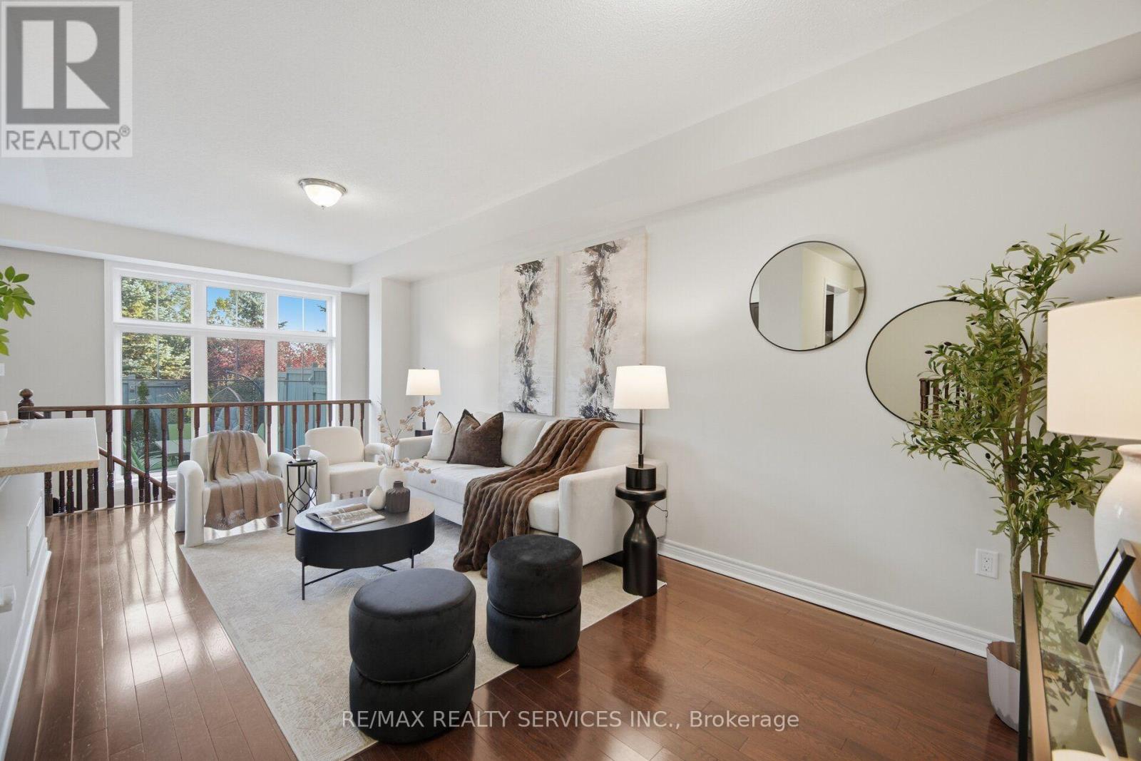 9 ASPENVIEW AVENUE