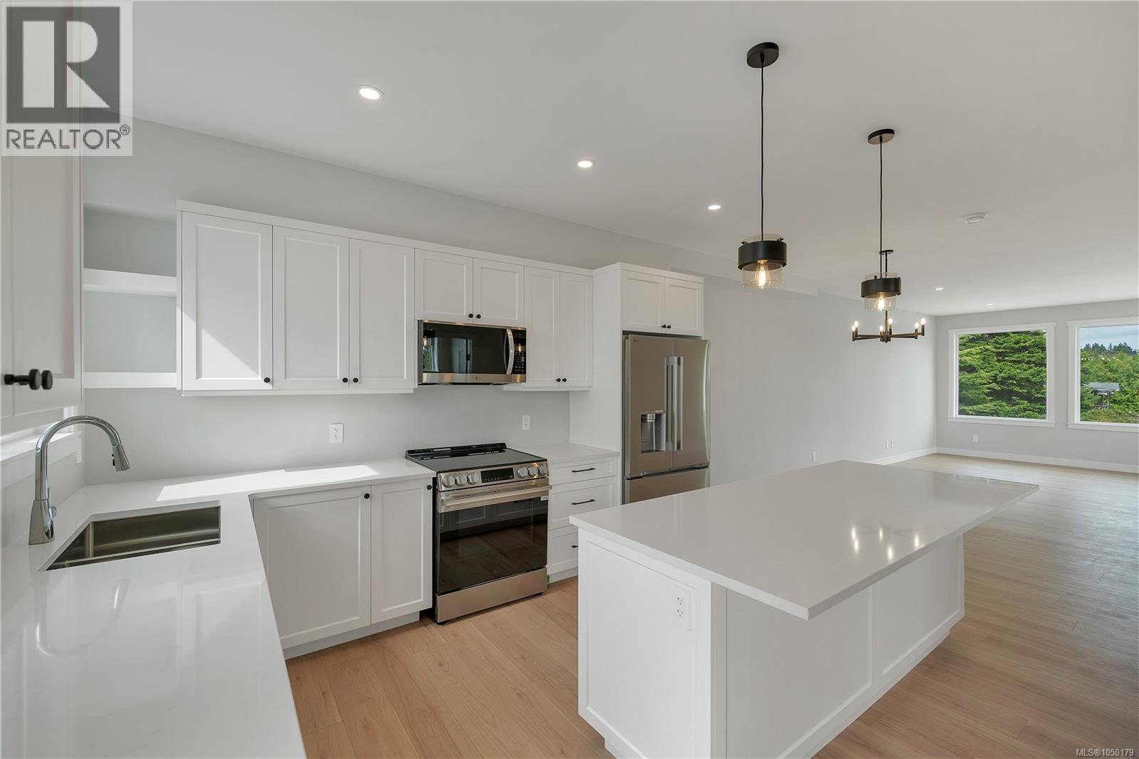 303B Hilchey Rd
