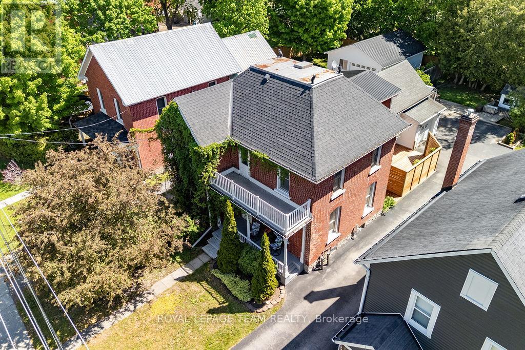 241 JOHN STREET N