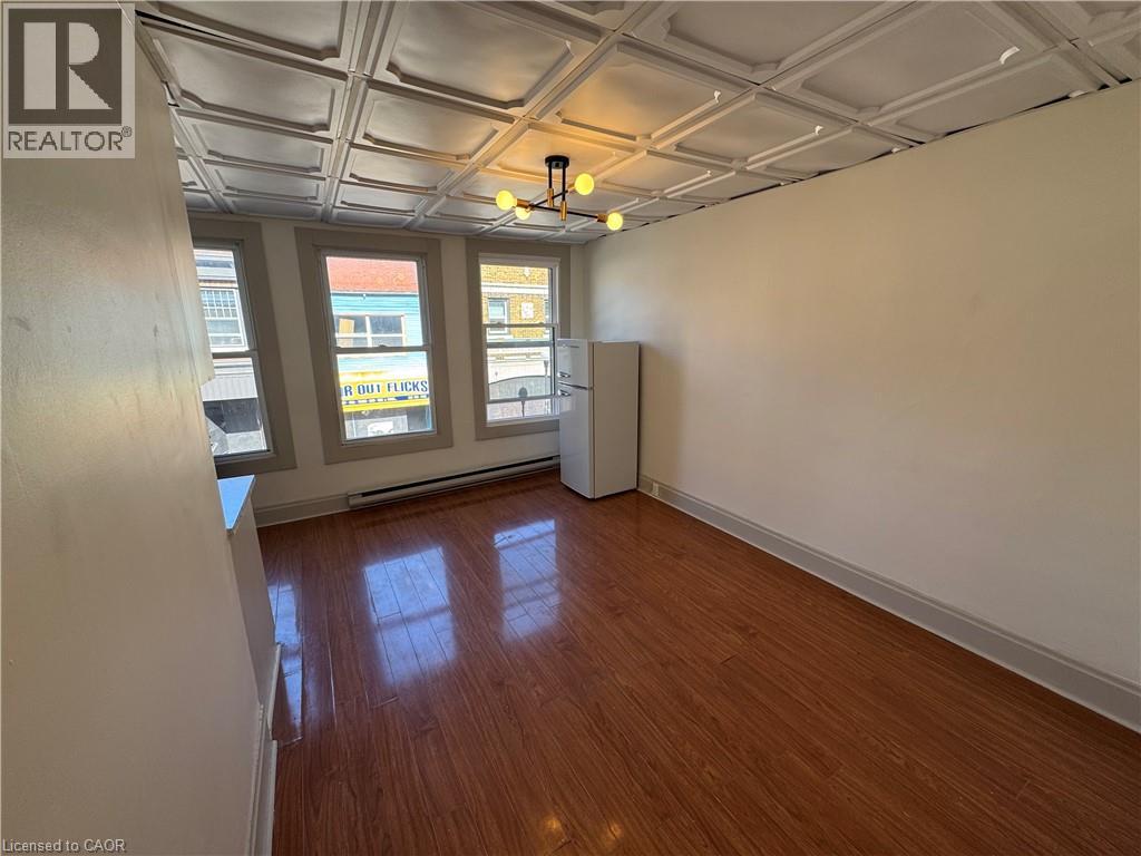 97 QUEEN Street S