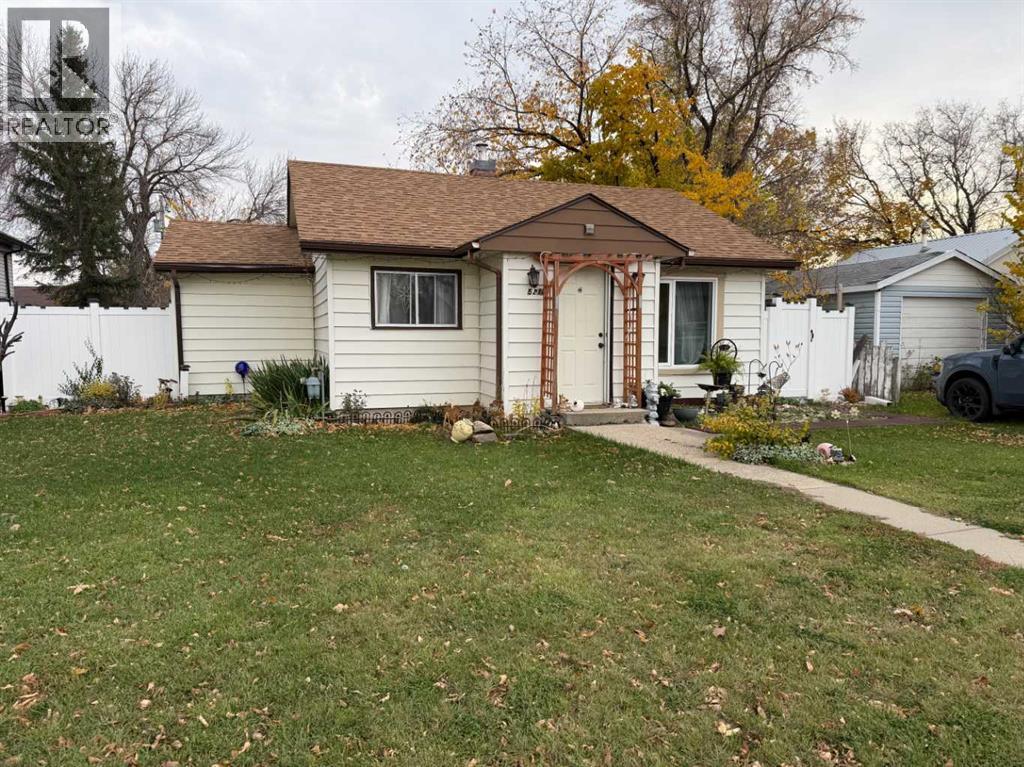 5218 42 AVENUE, TABER, AB T1G 1B3 - Image 2294518908.jpeg?d=l