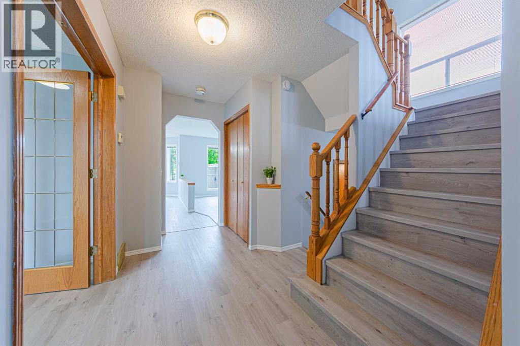 105 Arbour Ridge Park NW