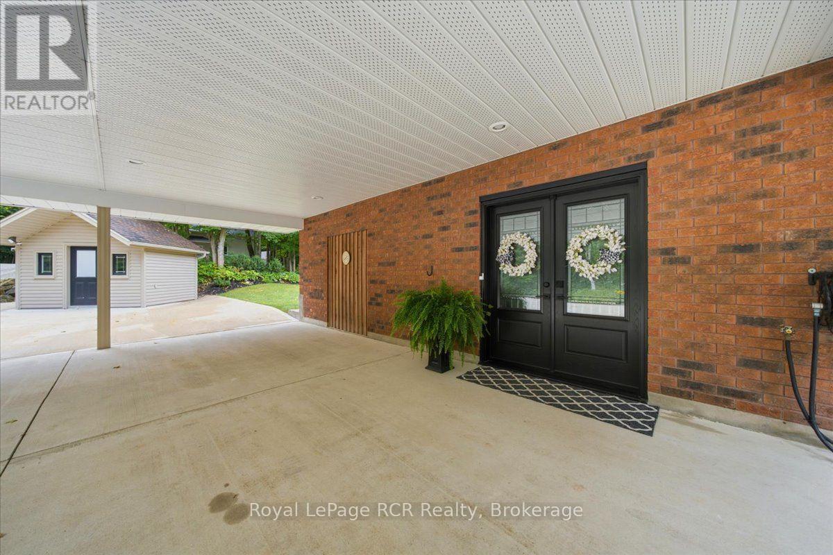 103488 GREY 18 ROAD