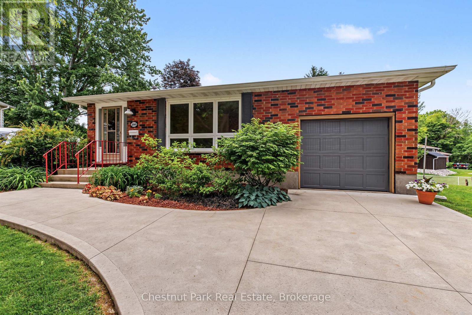 280 8TH AVENUE E