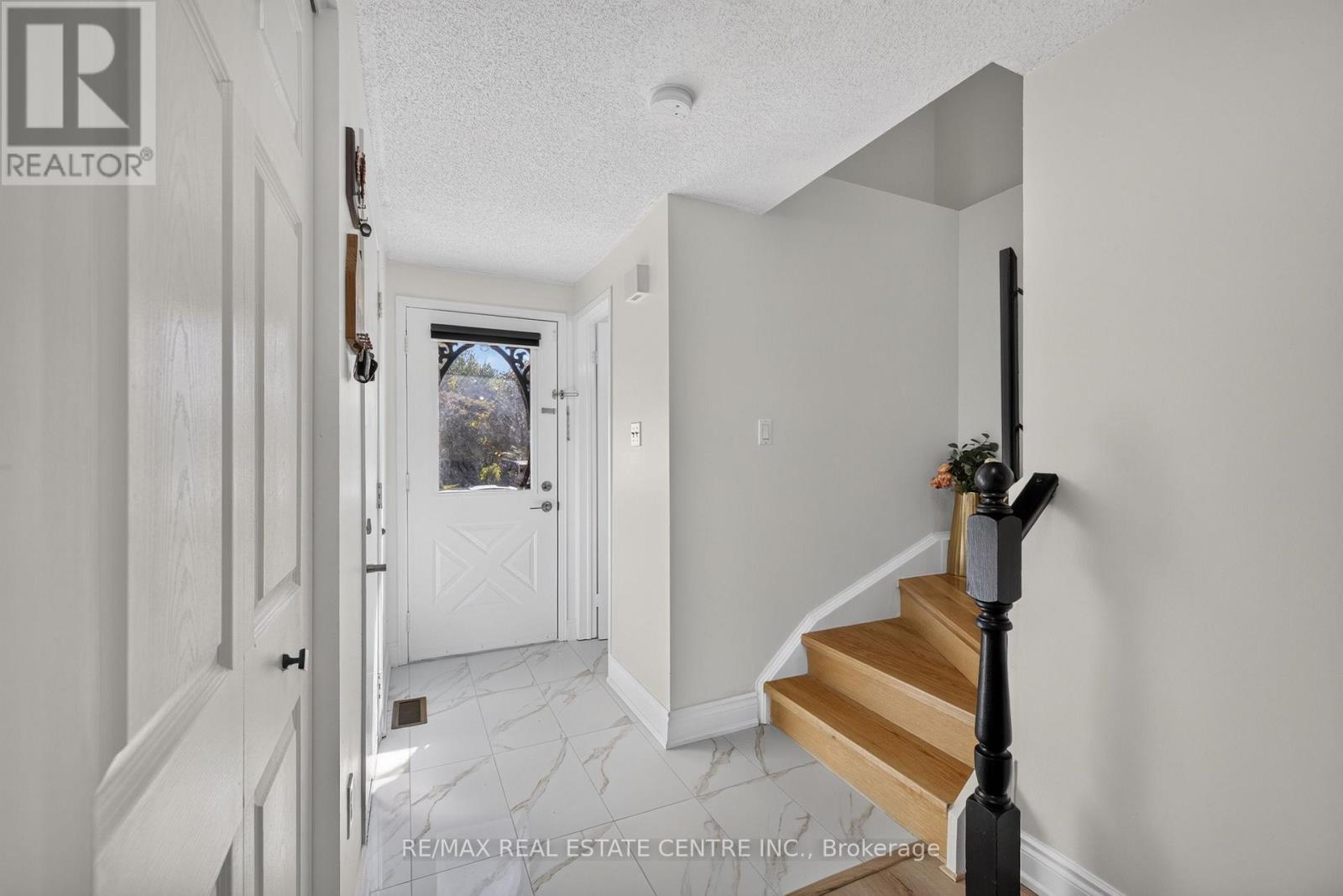 122 MOSS PLACE