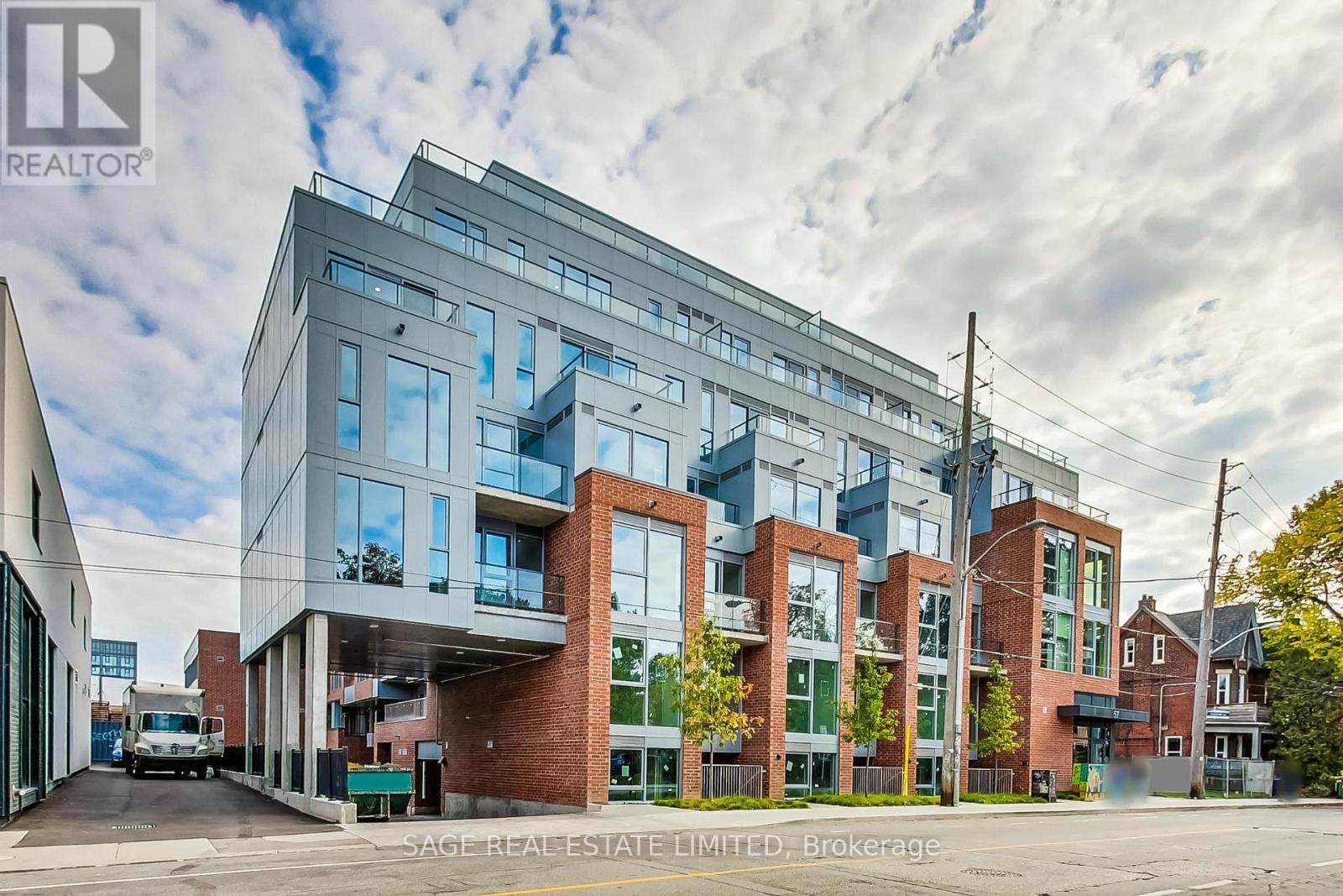 405 - 57 BROCK AVENUE