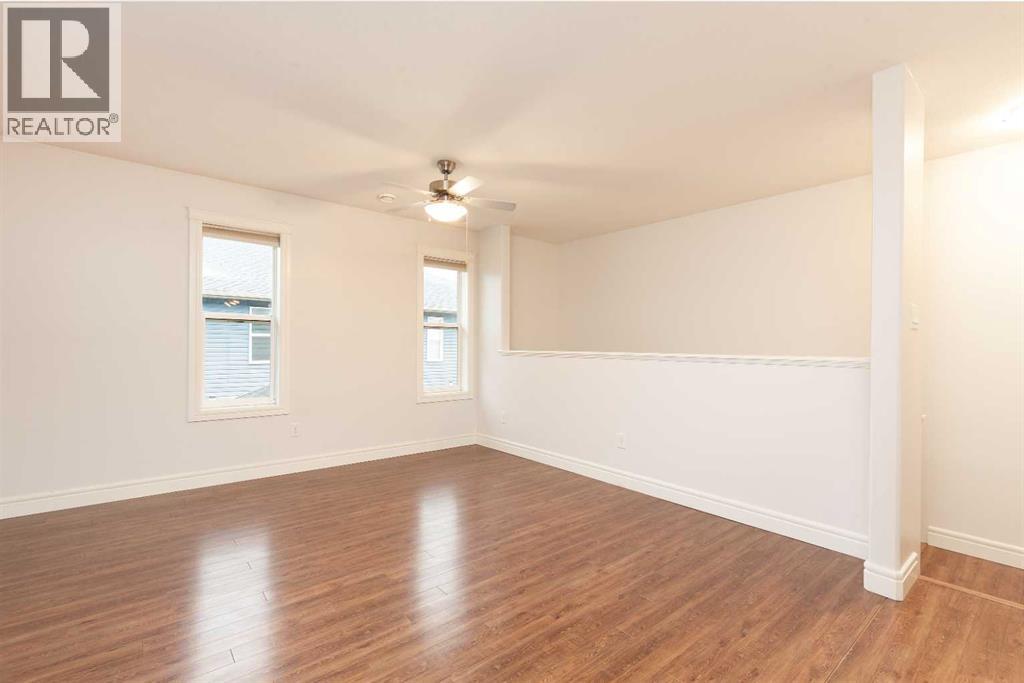 5, 895 Mt Sundance Manor W