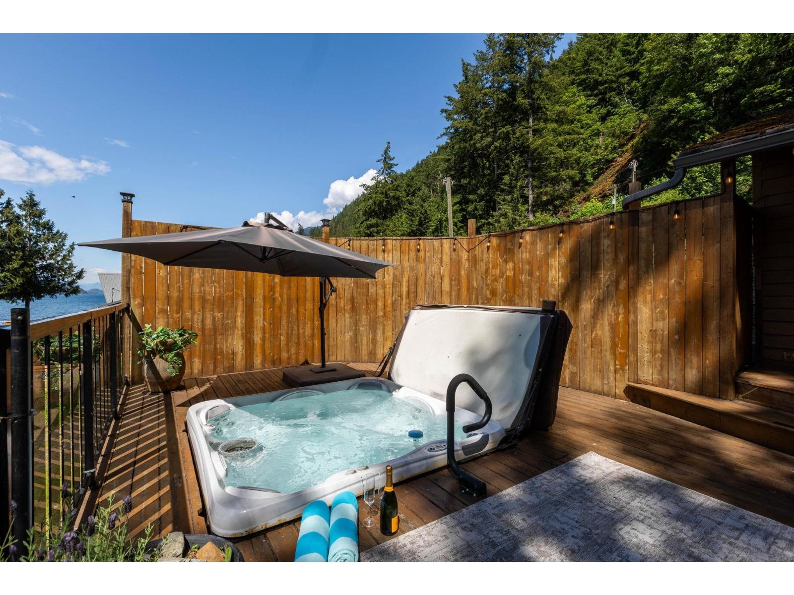 6535 ROCKWELL DRIVE, Harrison Lake