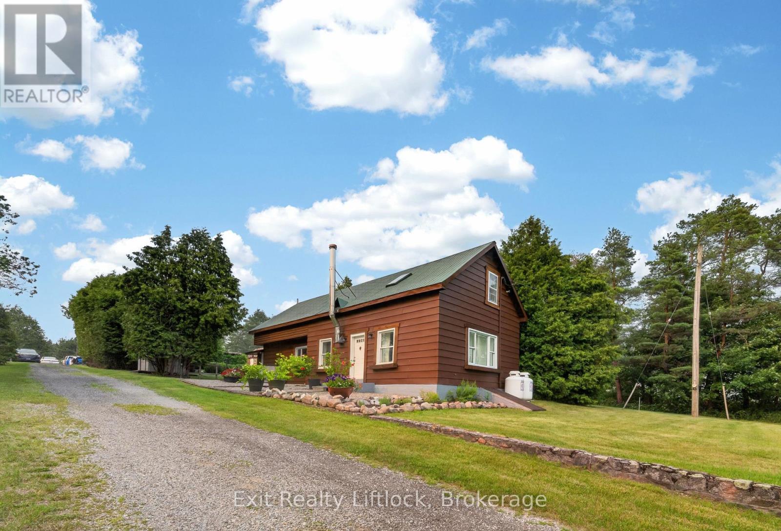 133 FARMERS ROAD - Photo 2