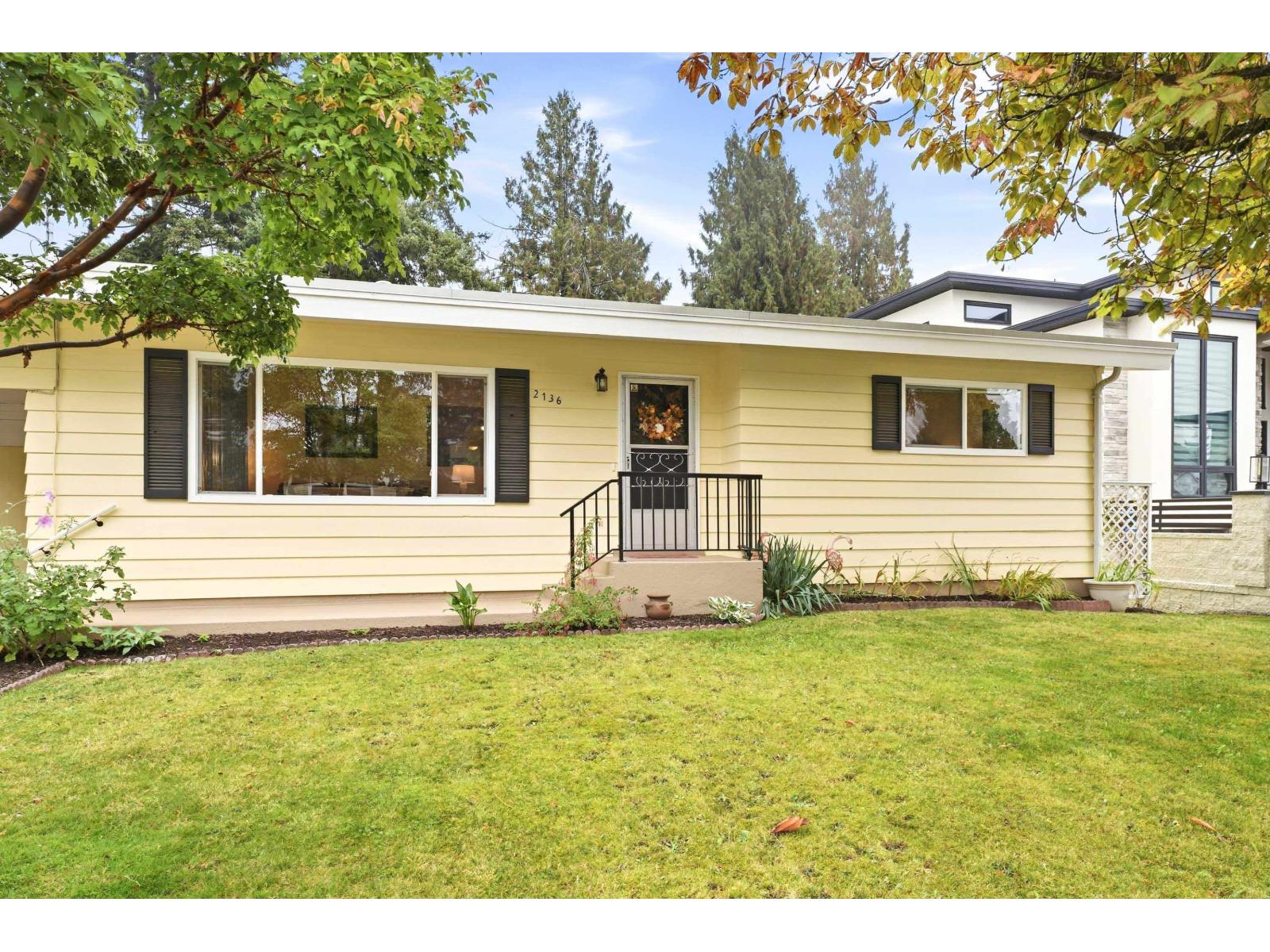 2136 SHERWOOD CRESCENT