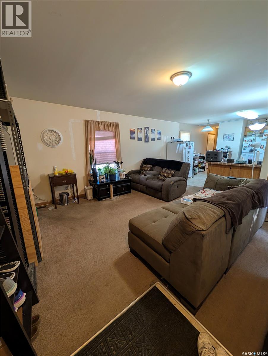 B24 1295 9th AVENUE NE
