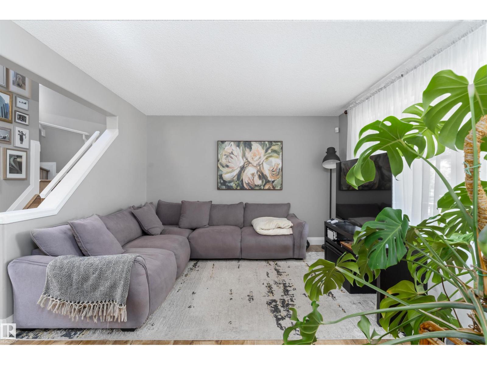 4720 156 AV NW