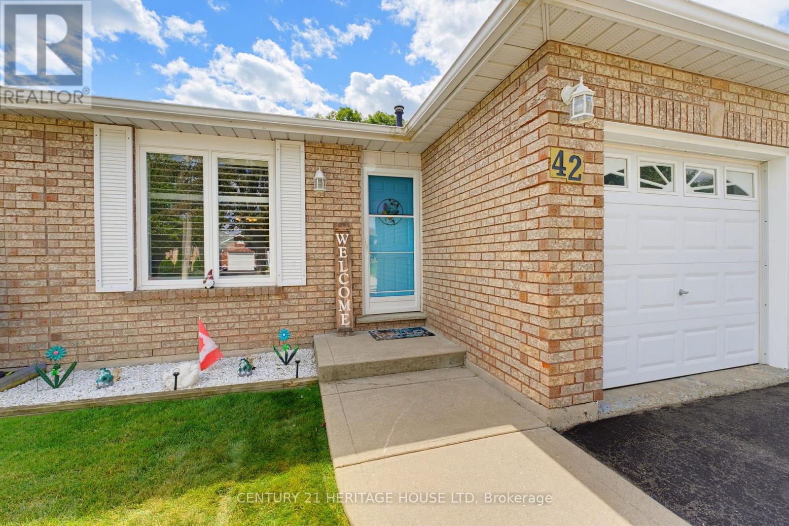 42 BUCHANAN CRESCENT