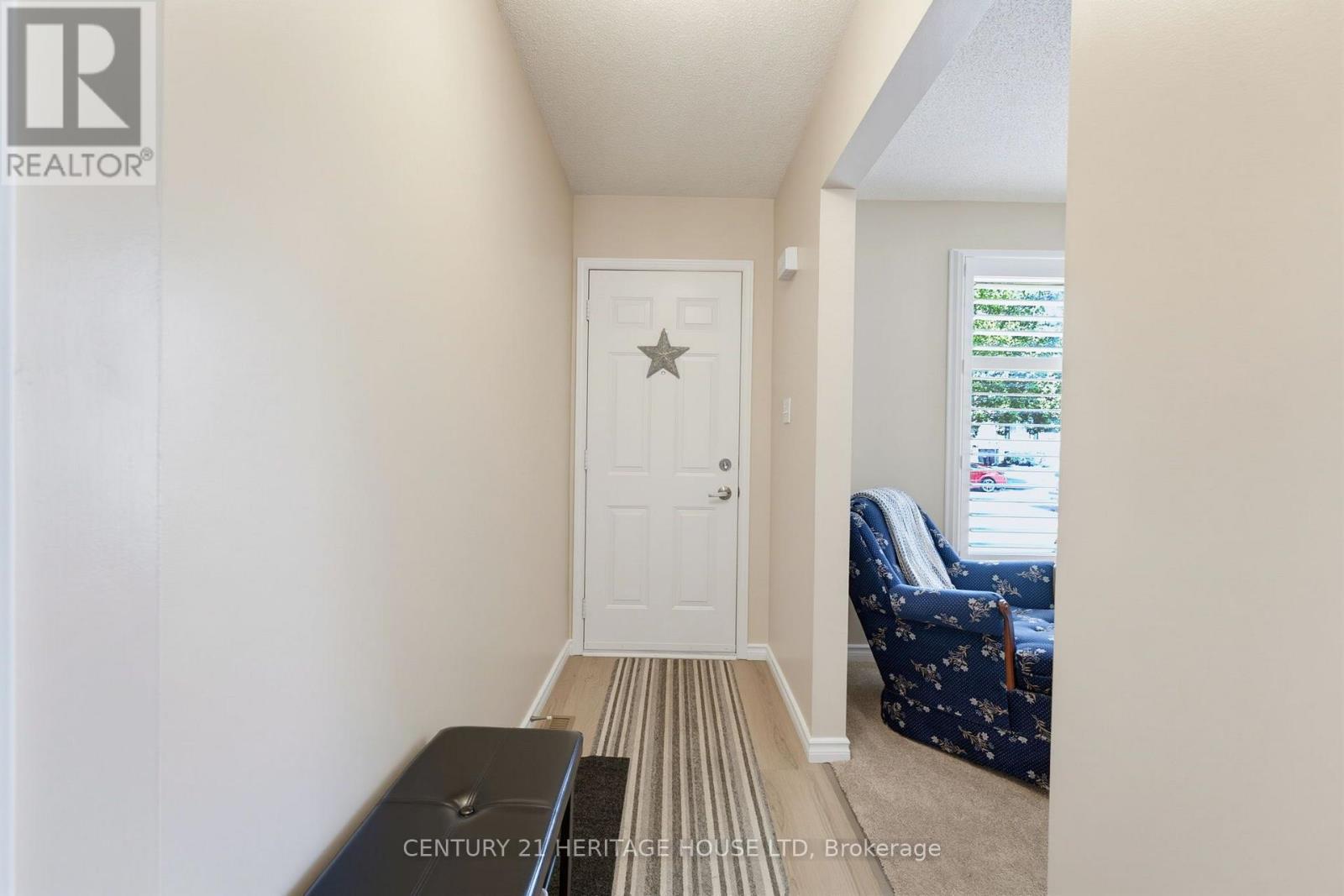 42 BUCHANAN CRESCENT