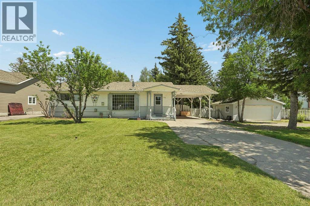 736 2 STREET W, CARDSTON, AB T0K 0K0 - Image 3896532181.jpeg?d=l