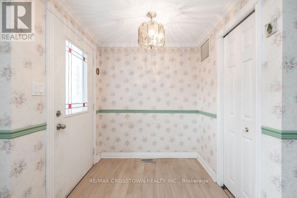 2 TAMARACK COURT