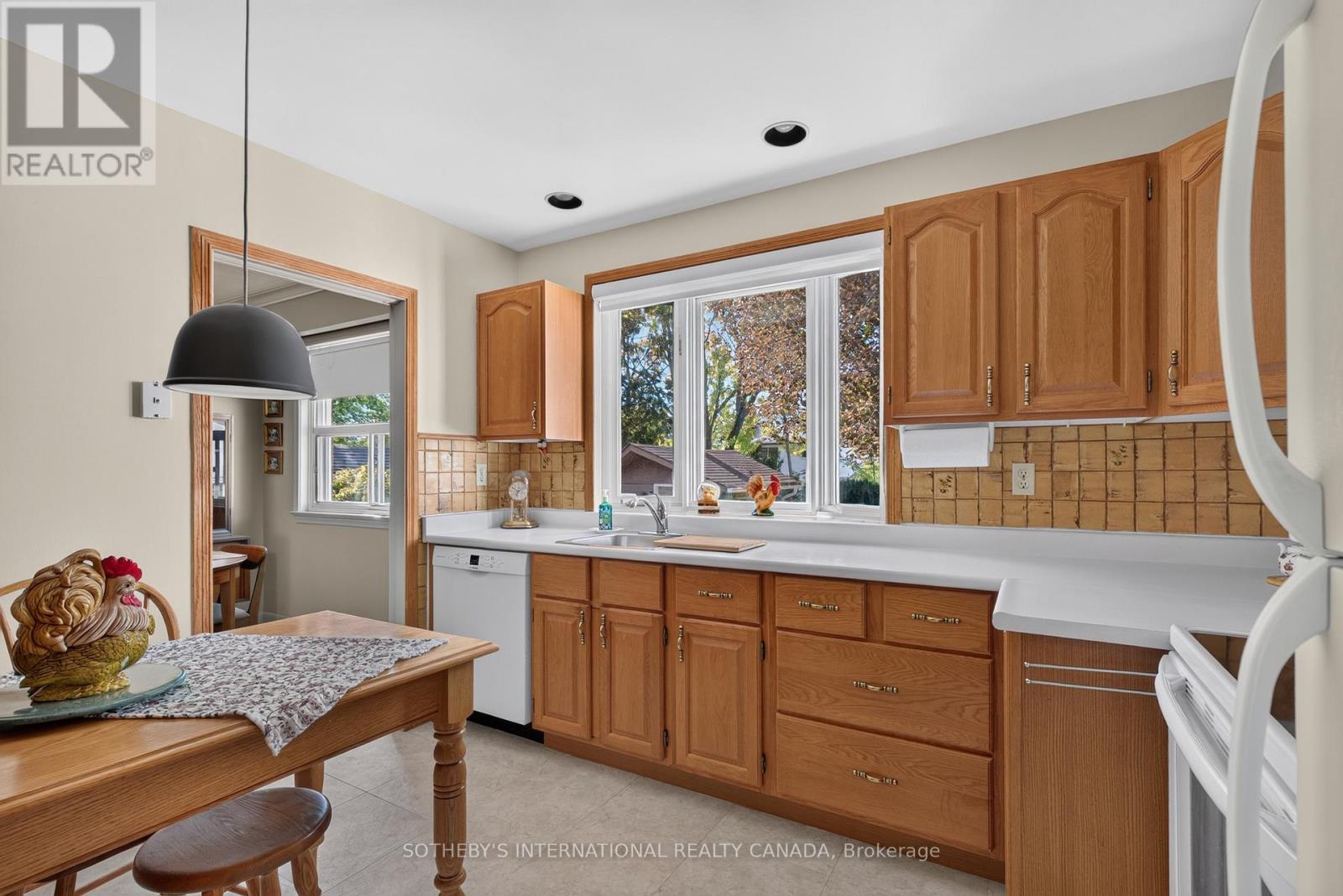 871 MISSISSAUGA VALLEY BOULEVARD