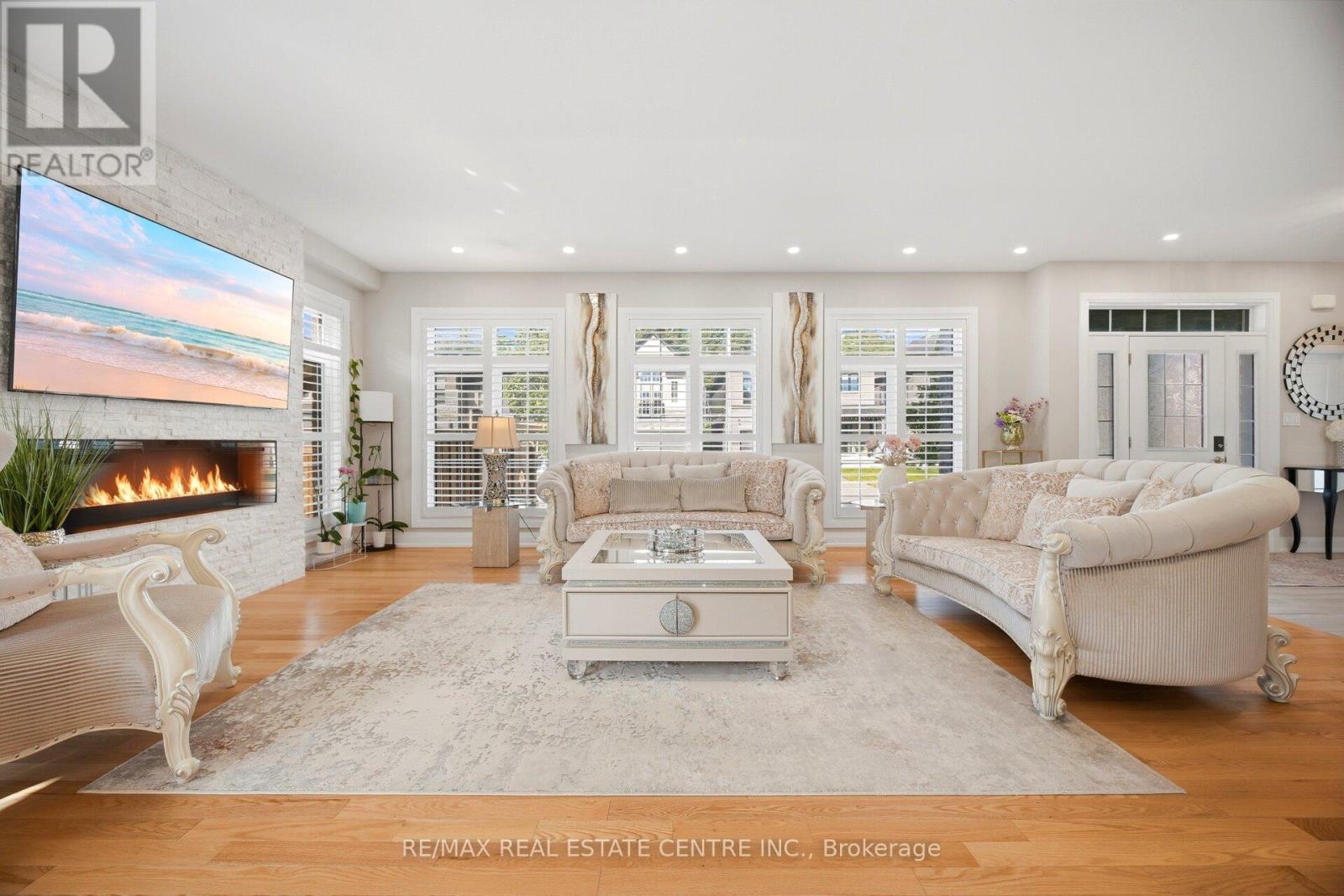127 MONARCH WOODS DRIVE