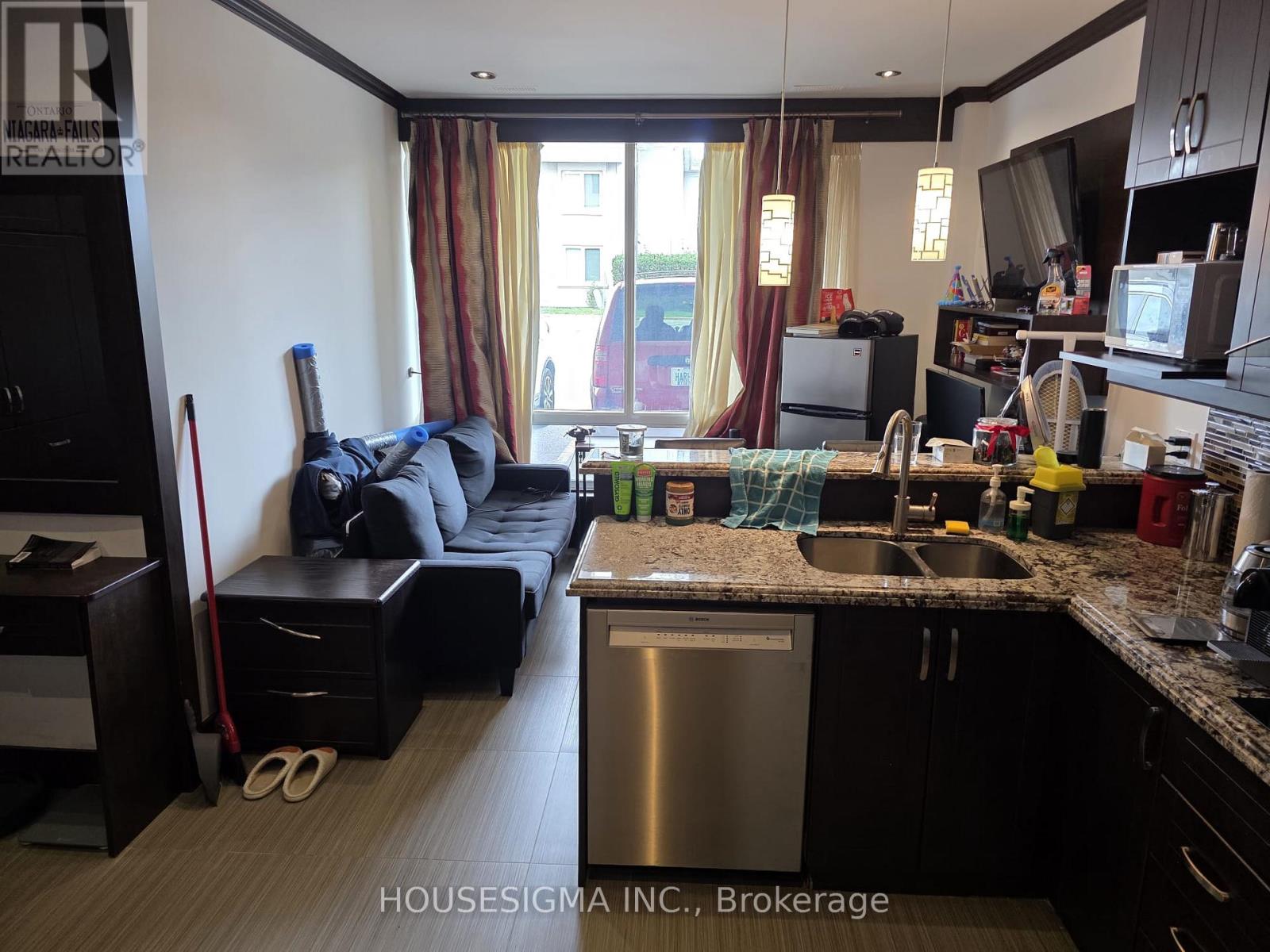 101 - 1 HYCREST AVENUE