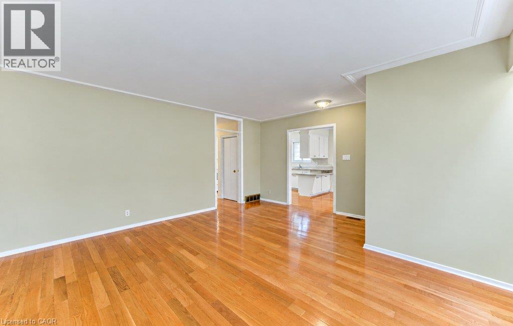25 APPLEWOOD Avenue