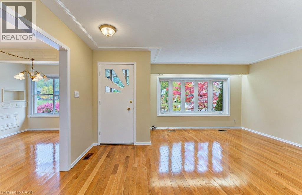 25 APPLEWOOD Avenue