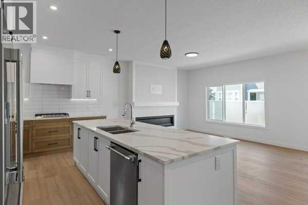 204 Monterey Bay SE
