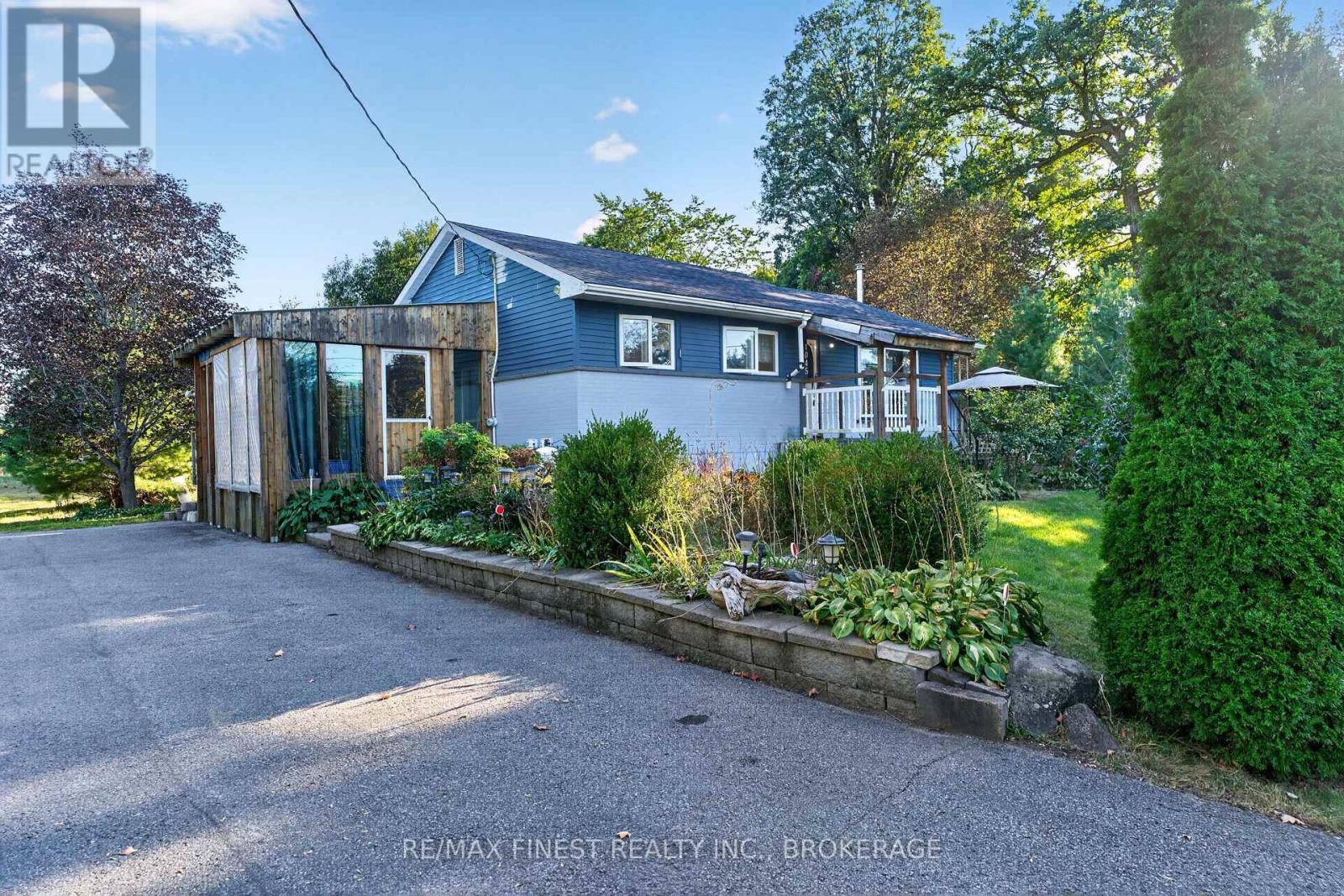 1045 MIDDLE ROAD
