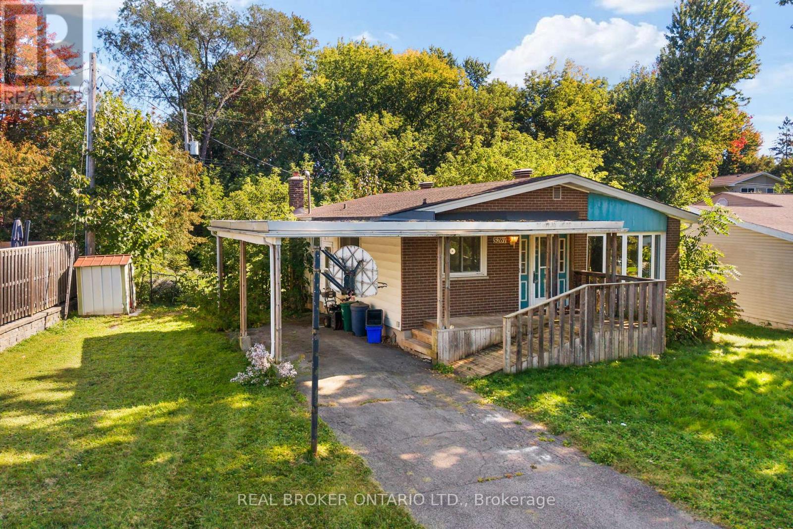 5261 MCLEAN CRESCENT