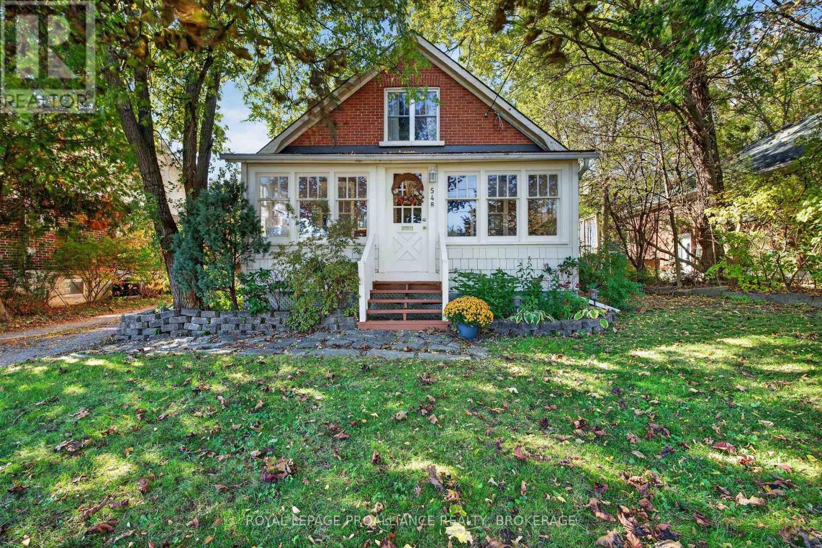 548 DIVISION STREET