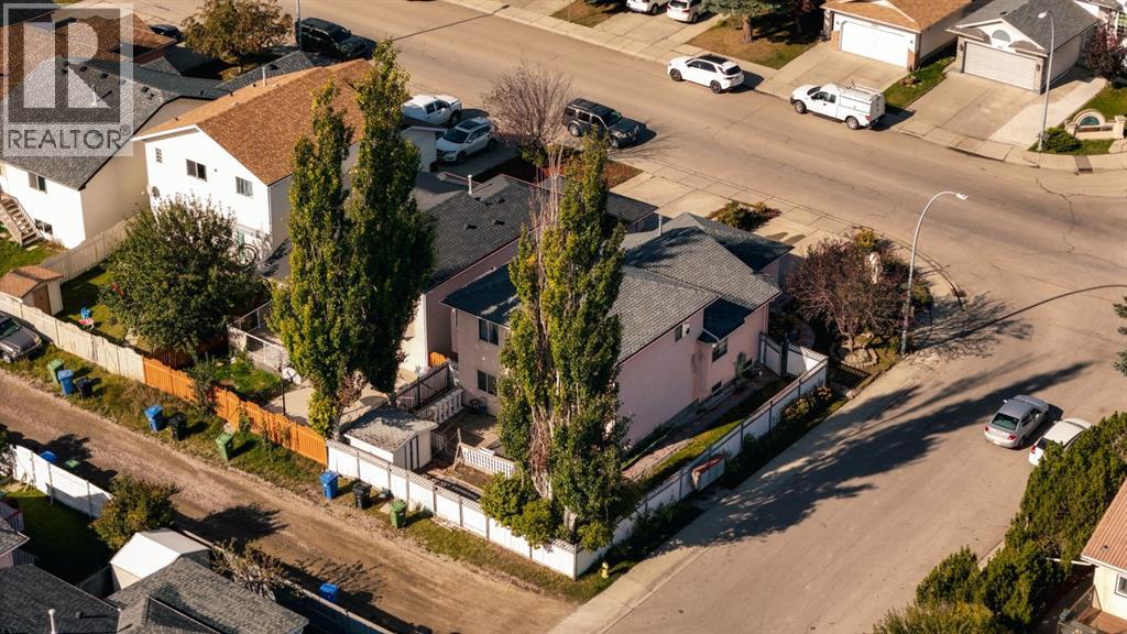 863 Applewood Drive SE