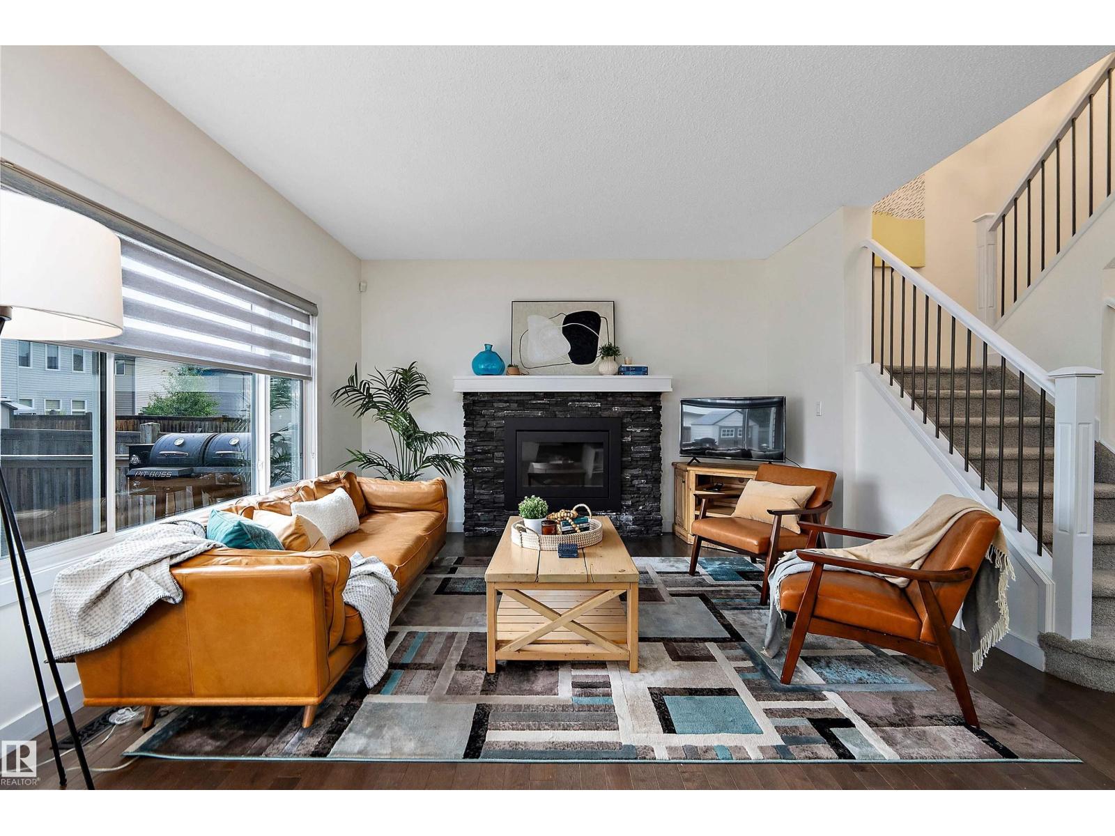 15832 11 AV SW