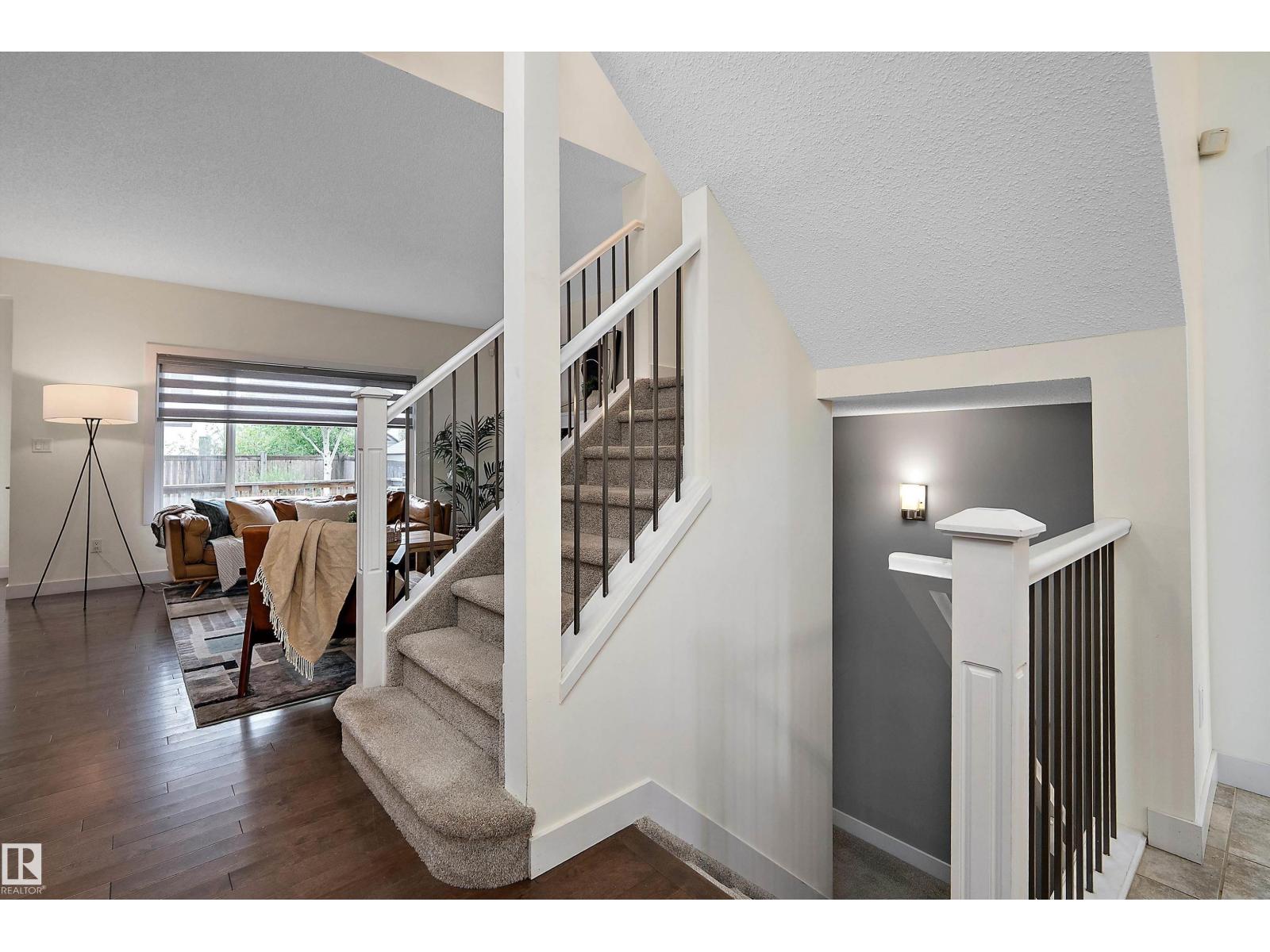 15832 11 AV SW