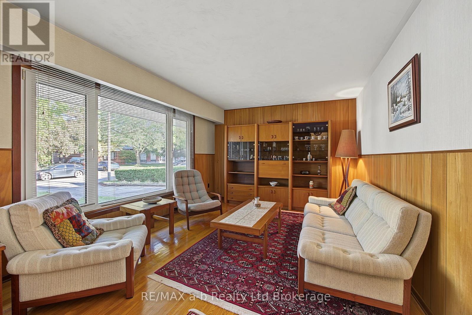 20 PINECREST AVENUE