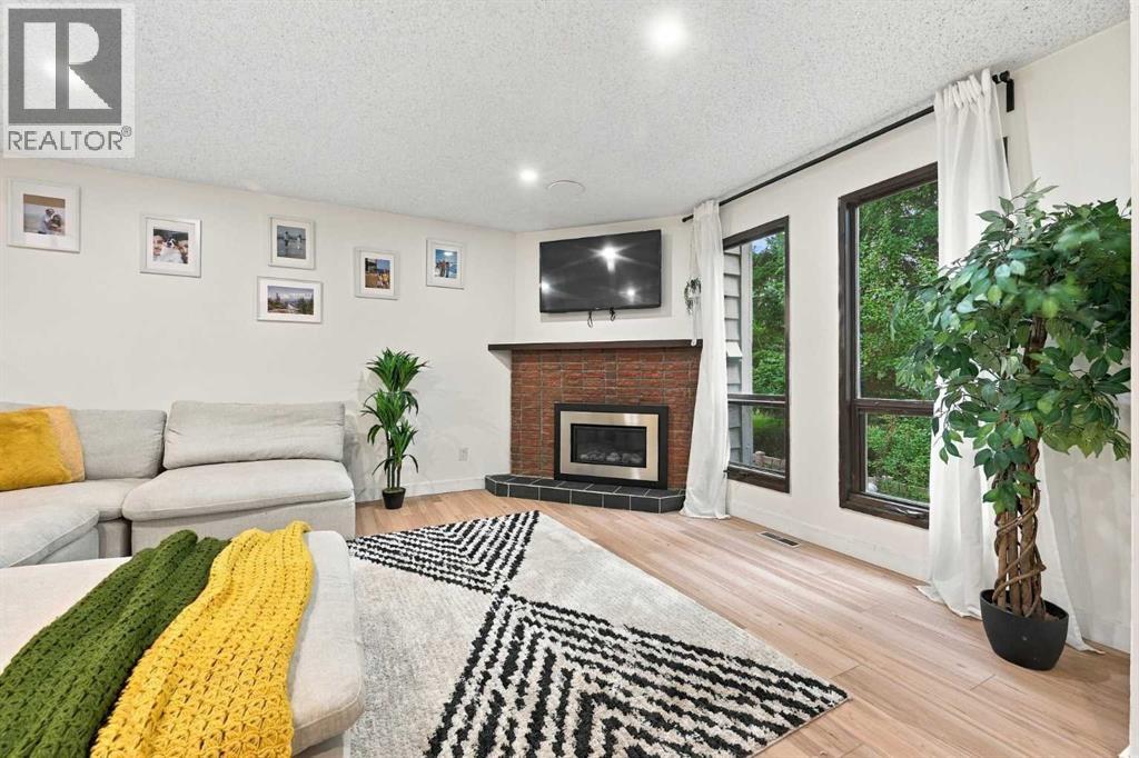 52 Canterbury Gardens SW