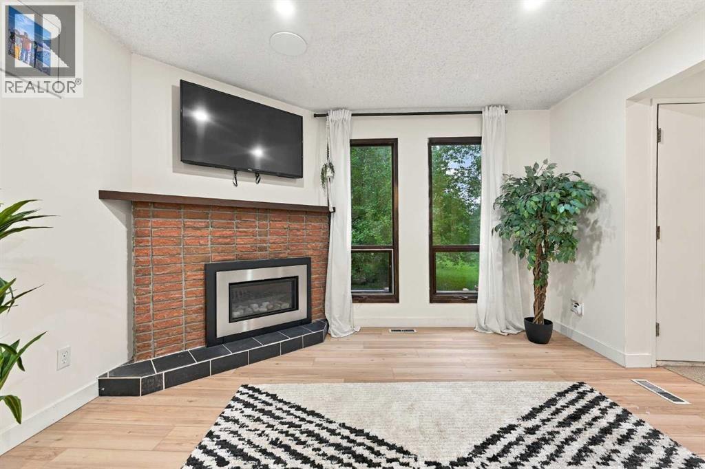 52 Canterbury Gardens SW