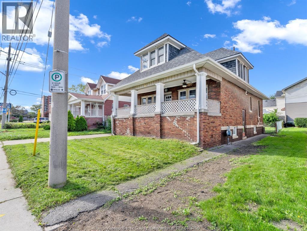 172 GILES BOULEVARD, WINDSOR, ON N9A 4B5 - Image 1811339332.jpeg?d=l