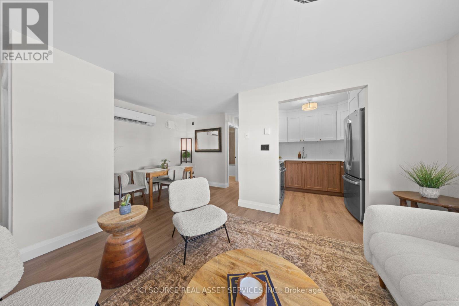 3 - 48 WILSON STREET W