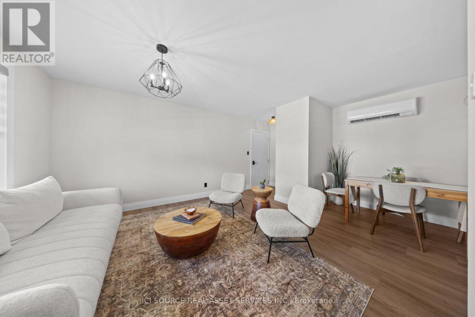 3 - 48 WILSON STREET W
