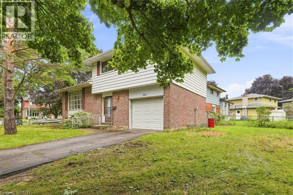 395 MOSSOM Place