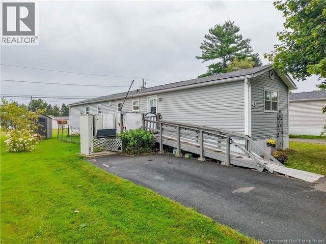 8 Wood Avenue