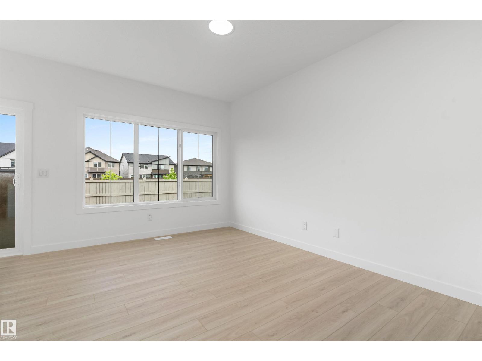 27 EMMETT WY